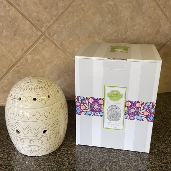 🆕 | Scentsy Eggs-Press Yourself Warmer NIB - Picture 7 of 9